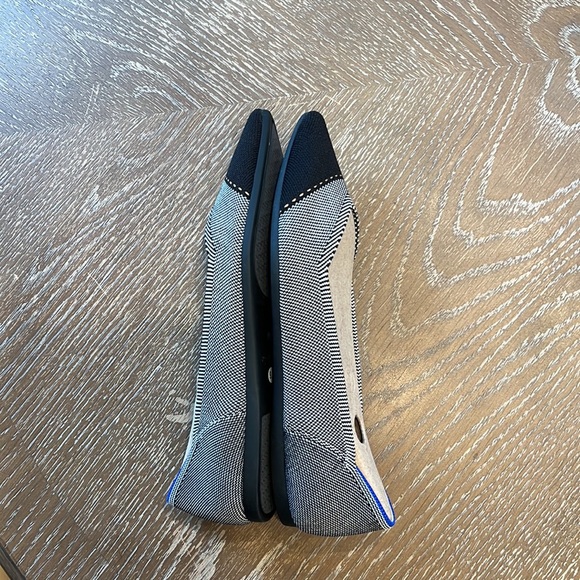 Rothy’s Retired Grey Mist Captoe The Pointe - Picture 6 of 6